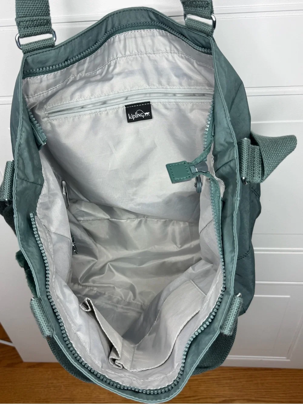 Kipling spacious tote